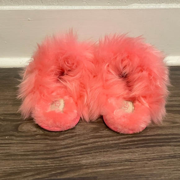UGG Slippers - Picture 7 of 9